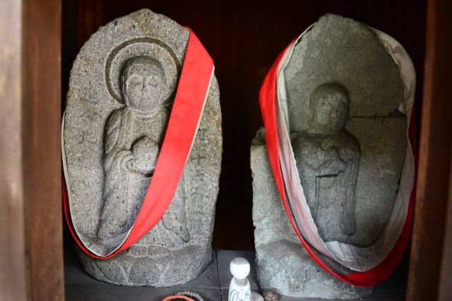 お地蔵さん2体の祠