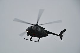 OH-6D 観測ヘリコプターによる偵察飛行