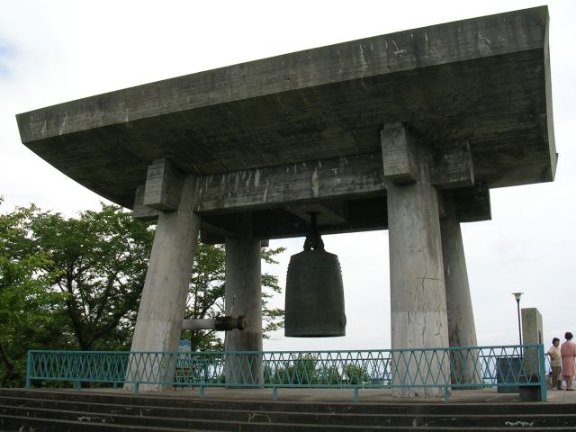 平和の鐘　二上万葉ライン