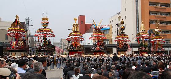 高岡御車山祭