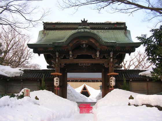 雪の唐門